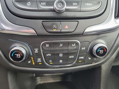 Used 2022 Chevrolet Equinox LT image 16