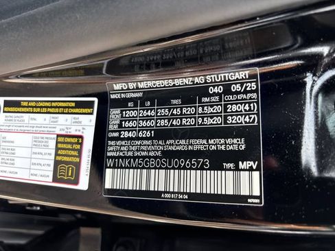 Used 2025 Mercedes-Benz GLC 350e 4MATIC image 33