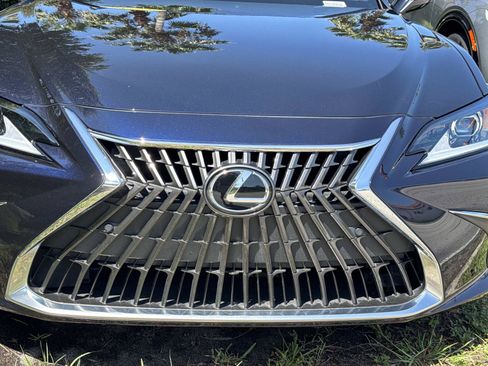 Used 2025 Lexus ES 350 w/ Premium Package FWD image 7
