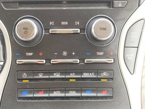 Used 2016 Lincoln MKX Reserve w/ Luxury Package FWD image 28