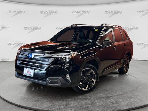 Certified 2025 Subaru Forester Limited AWD/4WD image 3