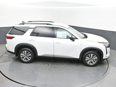 New 2026 Nissan Pathfinder SL FWD image 39