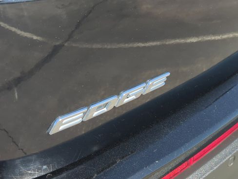 Used 2018 Ford Edge SEL w/ Equipment Group 201A image 22