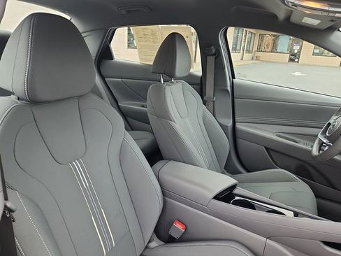 Certified 2023 Hyundai Elantra SEL w/ Convenience Package FWD image 31
