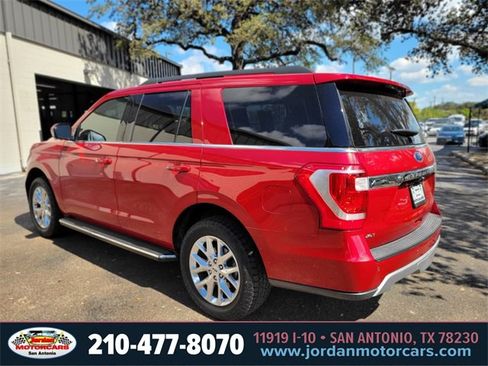 Used 2021 Ford Expedition XLT image 3
