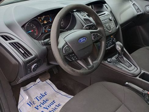 Used 2017 Ford Focus SE image 9