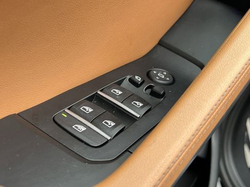 Used 2023 BMW X6 xDrive40i w/ M Sport Package image 16