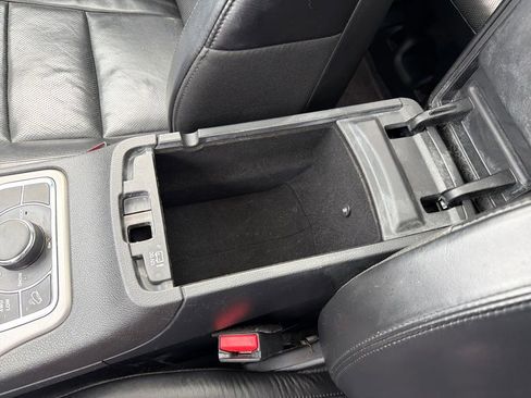 Used 2018 Jeep Grand Cherokee Limited image 25