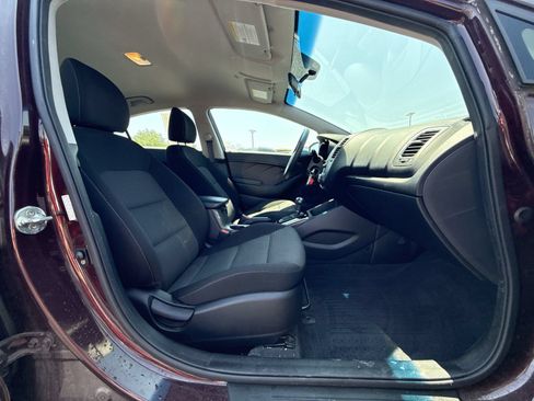 Used 2017 Kia Forte LX FWD image 23