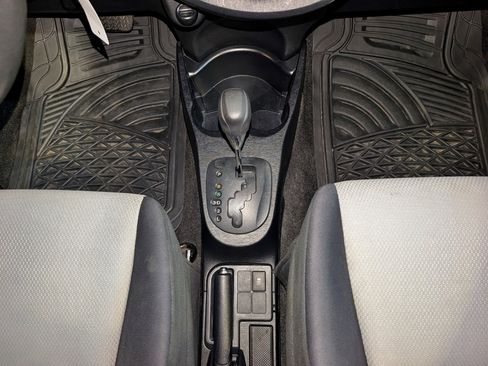 Used 2014 Toyota Yaris LE FWD image 30