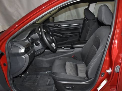 Used 2024 Nissan Altima 2.5 SV image 12