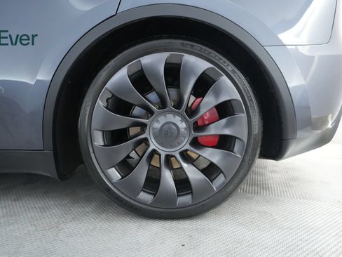 Used 2023 Tesla Model Y Performance AWD/4WD image 9