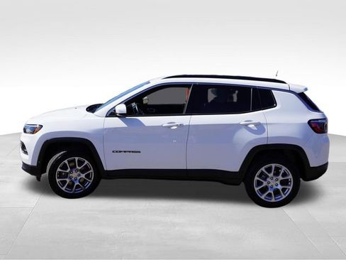 Certified 2023 Jeep Compass Latitude AWD/4WD image 9