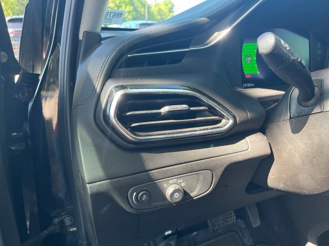 Used 2023 Chevrolet Bolt EUV LT FWD image 16