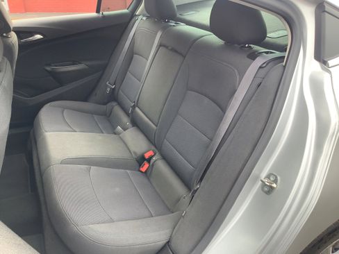 Used 2017 Chevrolet Cruze LT w/ Convenience Package FWD image 12