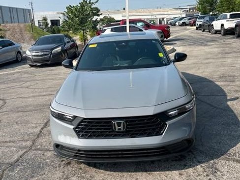 Used 2025 Honda Accord Sport image 2