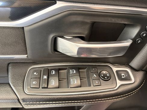 Used 2019 RAM 2500 Laramie w/ Night Edition AWD/4WD image 14