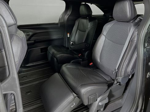 Used 2025 Toyota Sienna Limited AWD/4WD image 22
