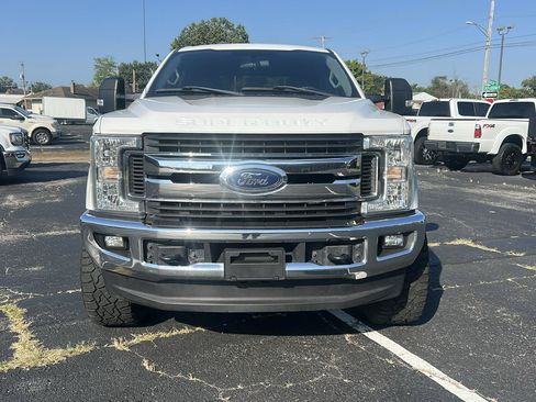 Used 2018 Ford F250 XLT w/ XLT Value Package AWD/4WD image 2