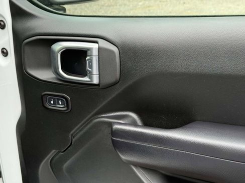 Used 2018 Jeep Wrangler Unlimited Sport S AWD/4WD image 8