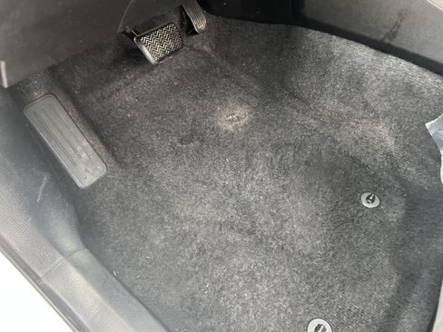 Used 2015 Toyota RAV4 LE image 9