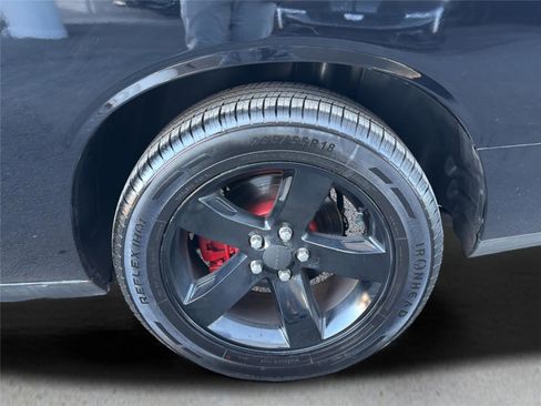 Used 2012 Dodge Challenger SXT RWD image 32