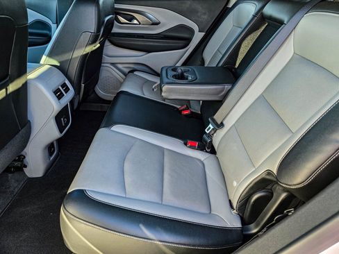 Certified 2024 GMC Terrain SLT image 23