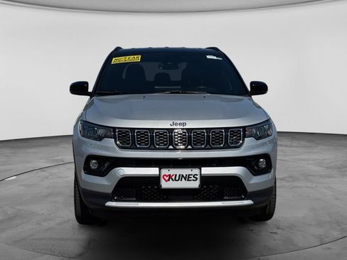 Used 2025 Jeep Compass Limited AWD/4WD image 2