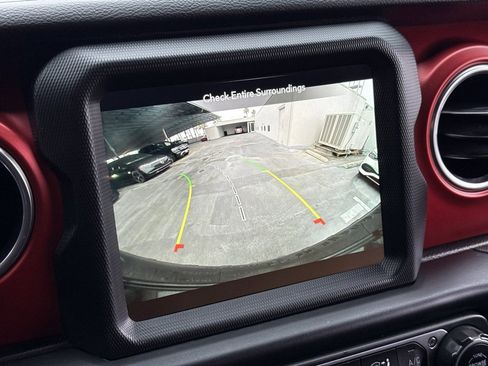 Used 2022 Jeep Wrangler Unlimited Rubicon image 4