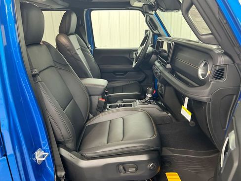 New 2026 Jeep Wrangler Sahara AWD/4WD image 22