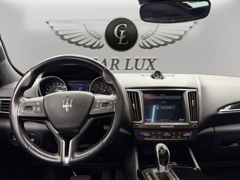 Used 2018 Maserati Levante image 10