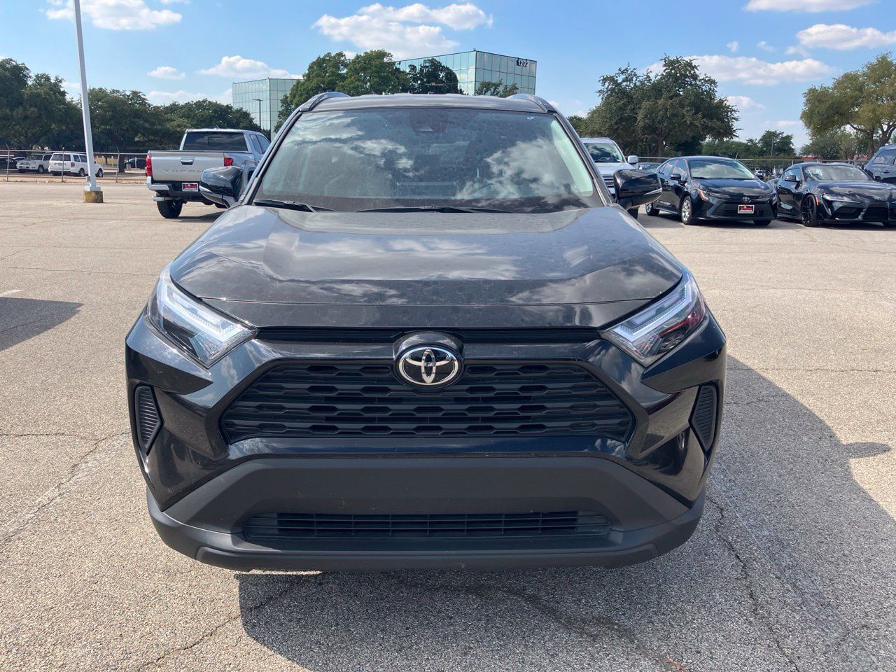 Used 2025 Toyota RAV4 XLE FWD image 2
