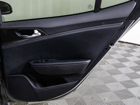 Used 2018 Kia Stinger GT image 38