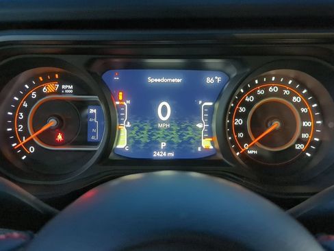 Used 2024 Jeep Wrangler Unlimited Rubicon AWD/4WD image 14
