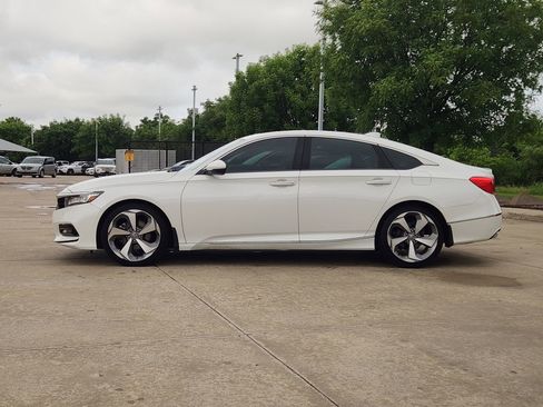 Used 2019 Honda Accord Touring image 4