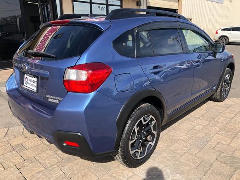 Used 2017 Subaru Crosstrek 2.0i Premium image 2