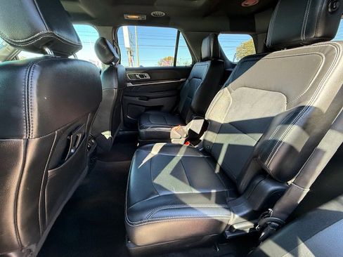 Used 2016 Ford Explorer Limited w/ Equipment Group 301A image 7