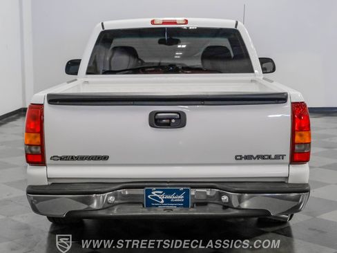 Used 2000 Chevrolet Silverado 1500 LS image 9