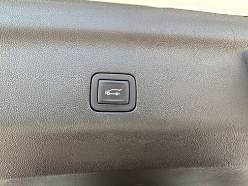 Used 2024 GMC Yukon XL Denali Ultimate image 41