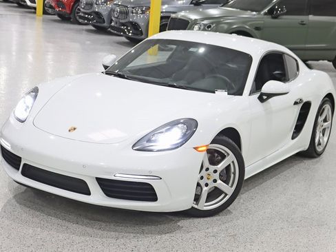 Used 2017 Porsche 718 Cayman image 5