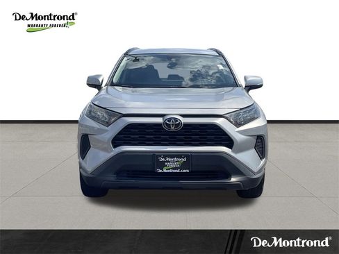 Used 2021 Toyota RAV4 LE image 2