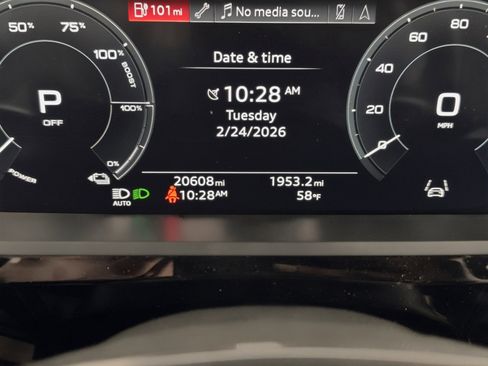 Used 2023 Audi e-tron Premium w/ Convenience Plus Package image 23