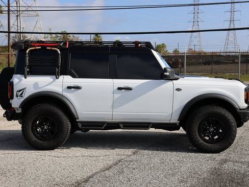 Used 2024 Ford Bronco Wildtrak image 4