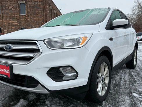 Used 2019 Ford Escape SE image 16