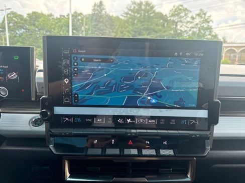 Used 2024 GMC Hummer EV 3X w/ LPO, Illumination Package AWD/4WD image 28
