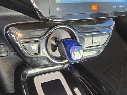Used 2017 Toyota Prius Prime Advanced image 23
