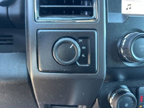 Used 2019 Ford F150 XLT w/ Equipment Group 302A Luxury AWD/4WD image 28