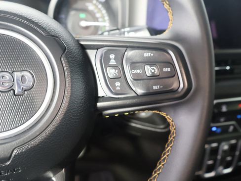 Used 2024 Jeep Wrangler Unlimited AWD/4WD image 30