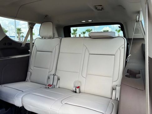 Used 2023 GMC Yukon XL Denali AWD/4WD image 22