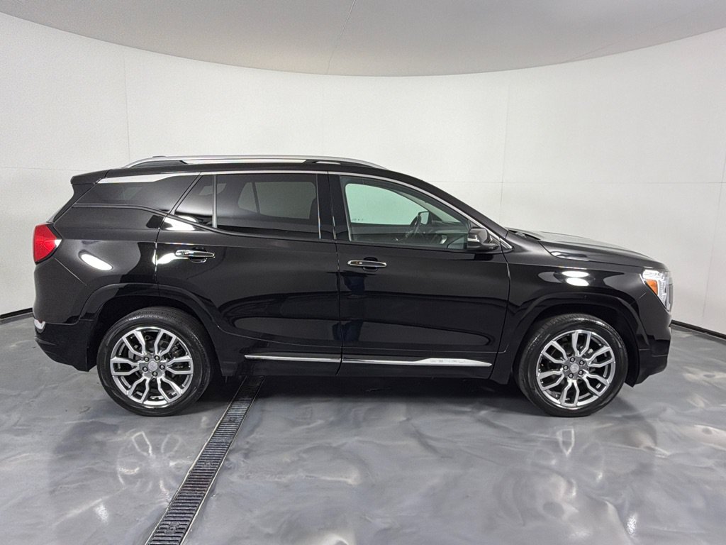 Used 2022 GMC Terrain Denali AWD/4WD image 4